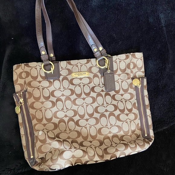 Coach bag excellent condition used - Picture 2 of 2